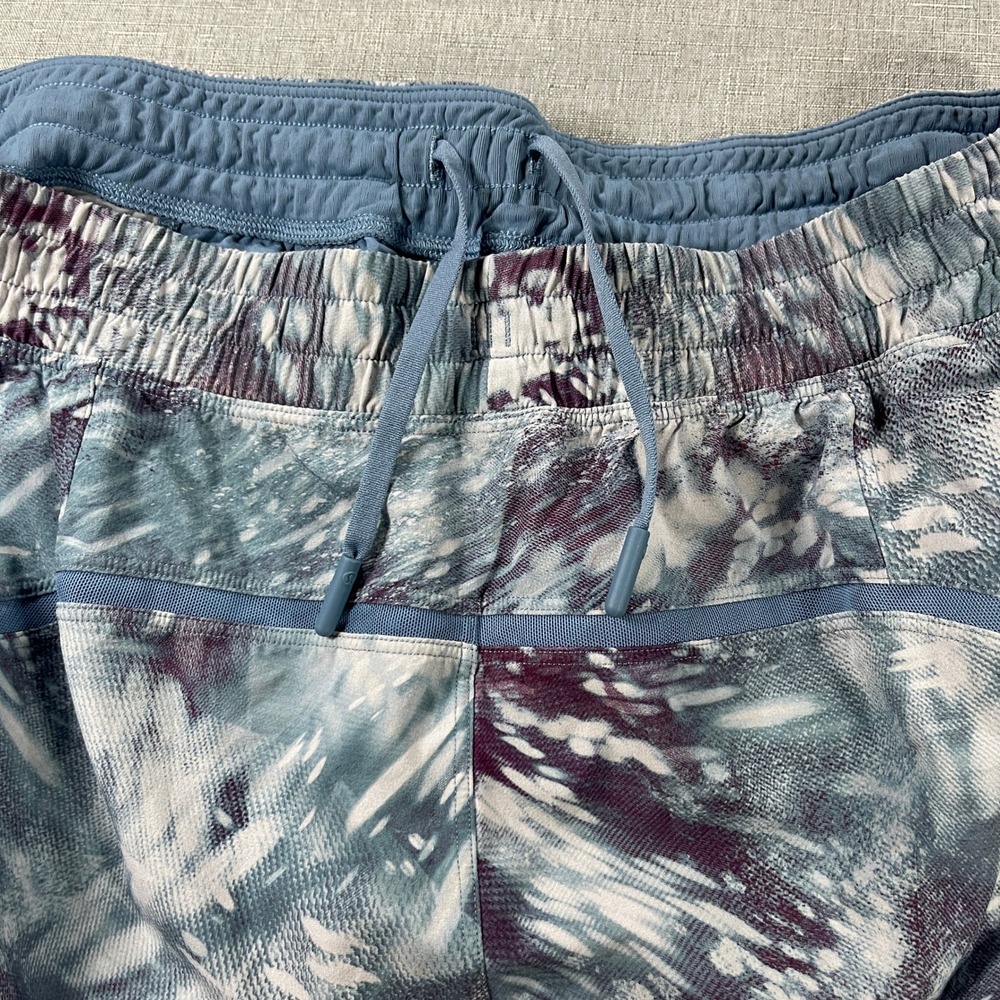 Lululemon Pace Breaker 7" Linerless Shorts Mens Large Flicker Utility Blue Print - Picture 7 of 15